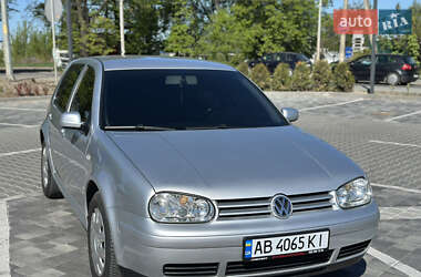 Хэтчбек Volkswagen Golf 2003 в Виннице