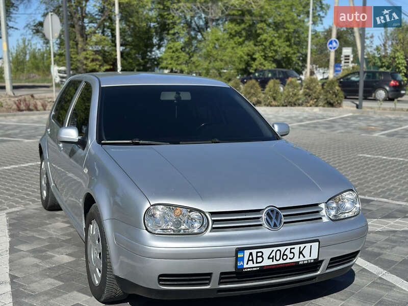 Volkswagen Golf 2003