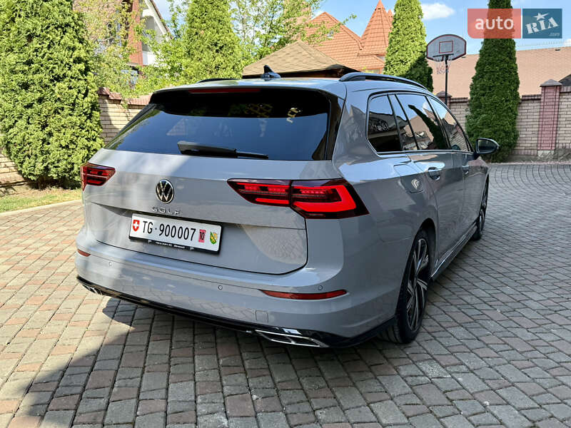 Універсал Volkswagen Golf 2020 в Чернівцях