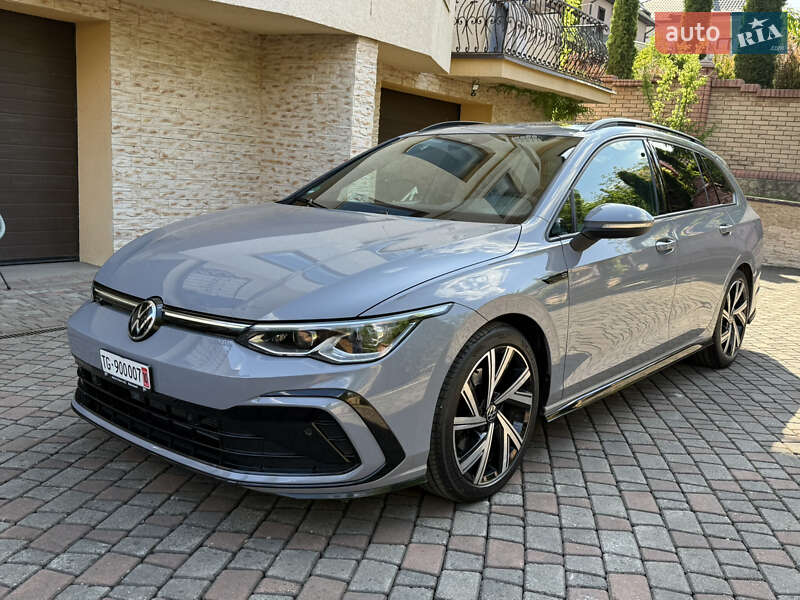 Універсал Volkswagen Golf 2020 в Чернівцях