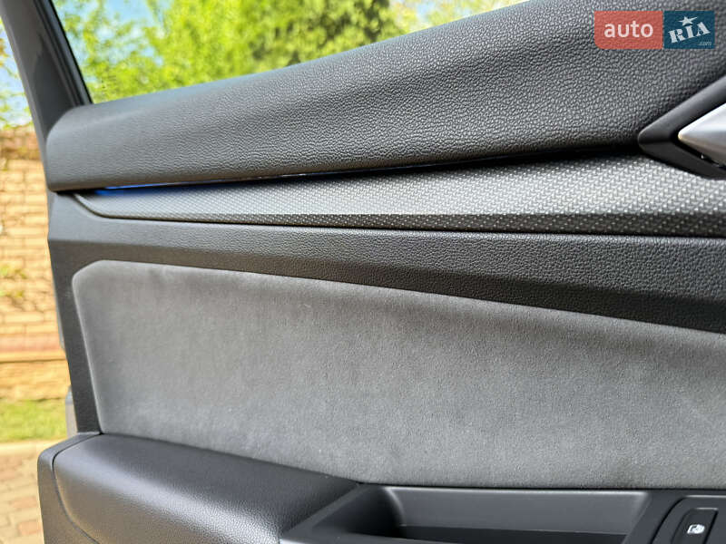 Універсал Volkswagen Golf 2020 в Чернівцях