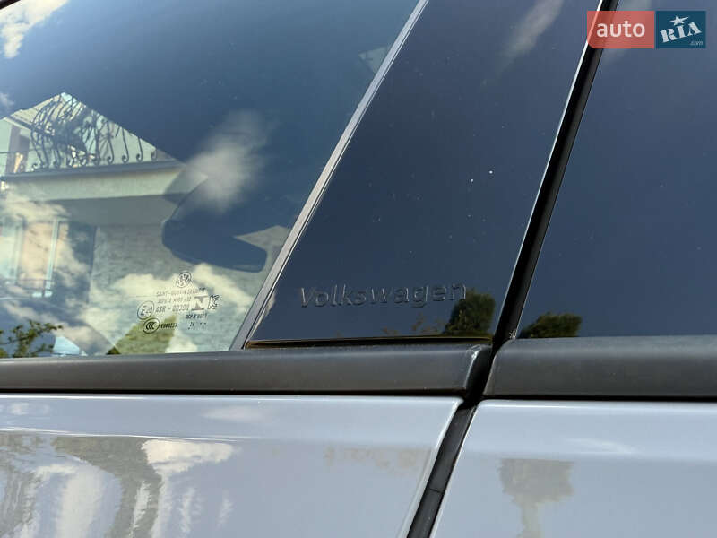 Універсал Volkswagen Golf 2020 в Чернівцях