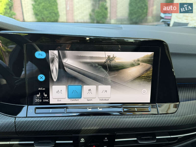 Універсал Volkswagen Golf 2020 в Чернівцях