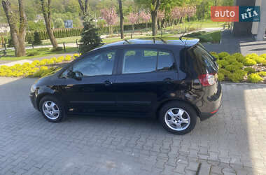 Хэтчбек Volkswagen Golf 2005 в 