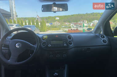 Хэтчбек Volkswagen Golf 2005 в 