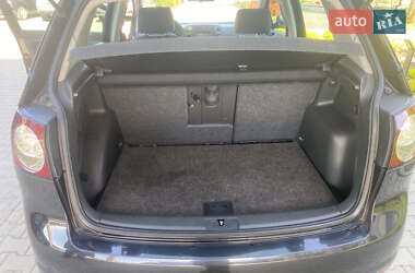 Хэтчбек Volkswagen Golf 2005 в 