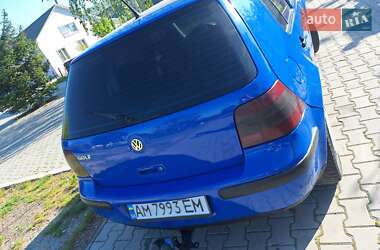 Хетчбек Volkswagen Golf 1999 в 