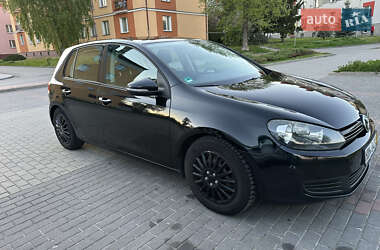 Хэтчбек Volkswagen Golf 2009 в 
