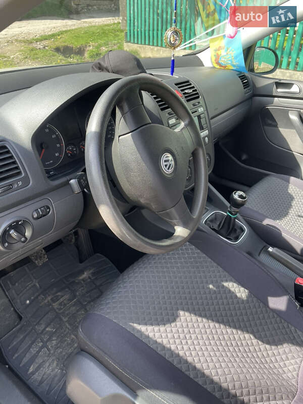 Хетчбек Volkswagen Golf 2008 в Івано-Франківську