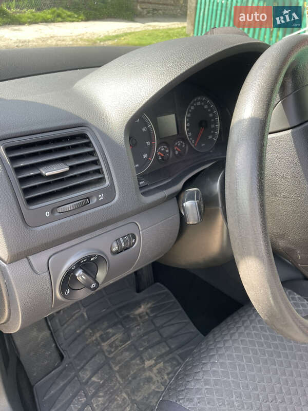 Хетчбек Volkswagen Golf 2008 в Івано-Франківську