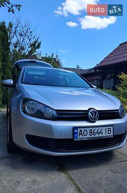 Хэтчбек Volkswagen Golf 2009 в 
