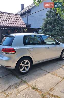 Хэтчбек Volkswagen Golf 2009 в 