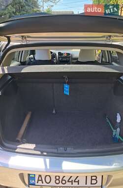 Хэтчбек Volkswagen Golf 2009 в 