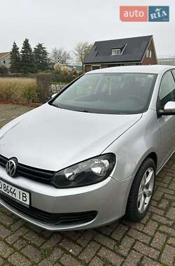 Хэтчбек Volkswagen Golf 2009 в 