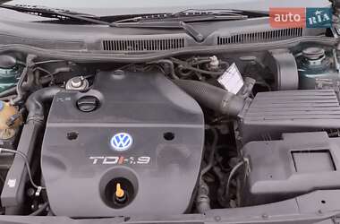 Универсал Volkswagen Golf 2001 в 
