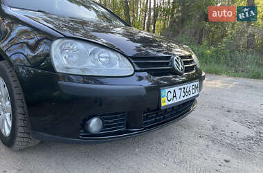 Хетчбек Volkswagen Golf 2004 в 