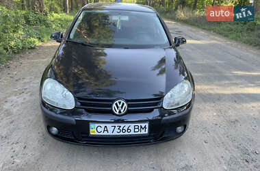 Хетчбек Volkswagen Golf 2004 в 