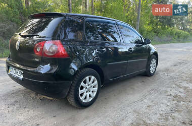 Хетчбек Volkswagen Golf 2004 в 
