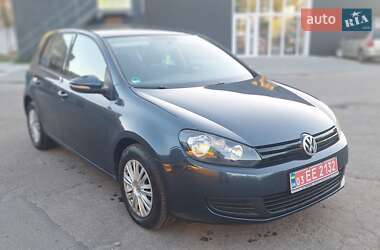 Хетчбек Volkswagen Golf 2010 в 