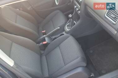 Хетчбек Volkswagen Golf 2010 в 
