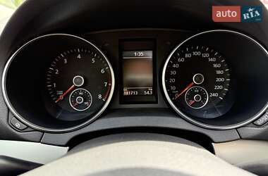 Хэтчбек Volkswagen Golf 2010 в 