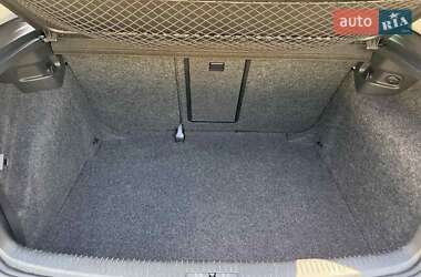 Хэтчбек Volkswagen Golf 2010 в 