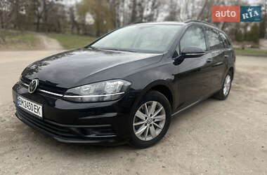 Універсал Volkswagen Golf 2017 в Охтирці