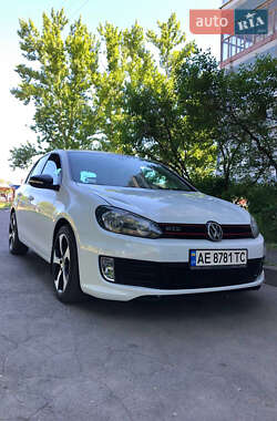 Хетчбек Volkswagen Golf 2011 в 