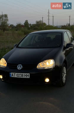 Хетчбек Volkswagen Golf 2006 в 