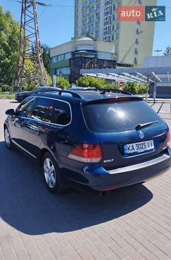 Универсал Volkswagen Golf 2010 в 