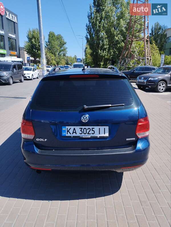 Универсал Volkswagen Golf 2010 в Киеве