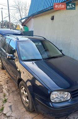 Універсал Volkswagen Golf 2002 в Житомирі
