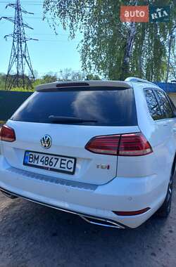 Универсал Volkswagen Golf 2017 в 