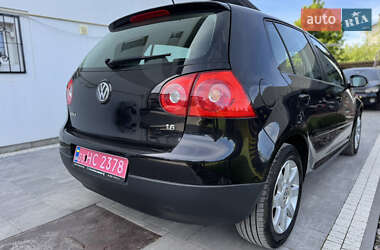 Хетчбек Volkswagen Golf 2007 в 
