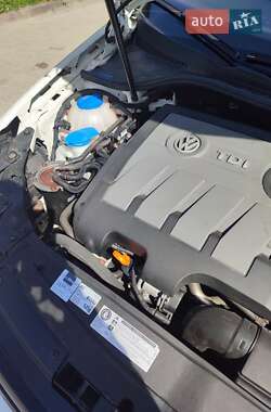 Хетчбек Volkswagen Golf 2012 в 