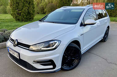Универсал Volkswagen Golf 2017 в 