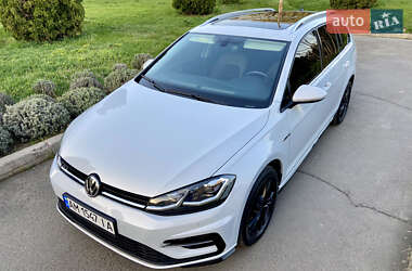 Универсал Volkswagen Golf 2017 в 