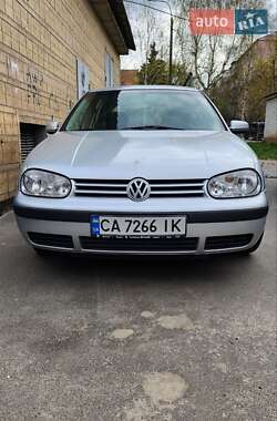 Хетчбек Volkswagen Golf 2002 в Вишгороді