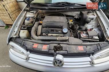 Хэтчбек Volkswagen Golf 2002 в Вышгороде
