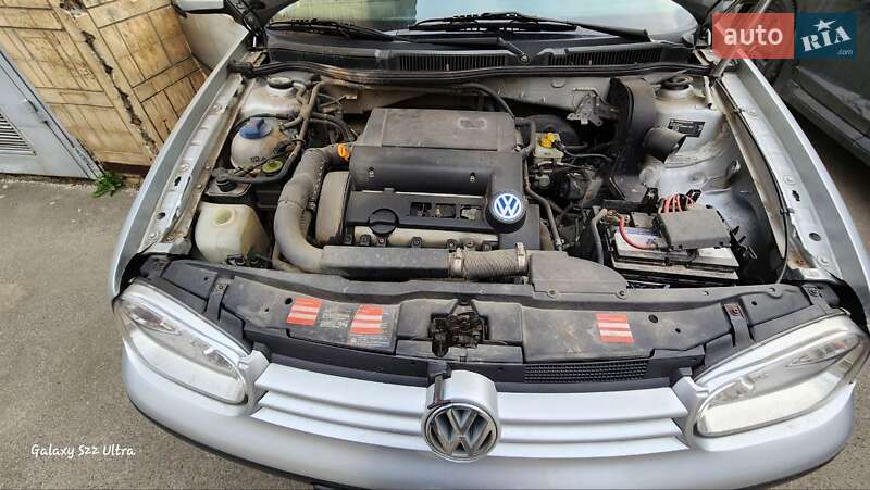 Хетчбек Volkswagen Golf 2002 в Вишгороді