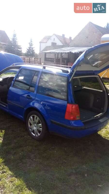 Універсал Volkswagen Golf 2001 в Львові