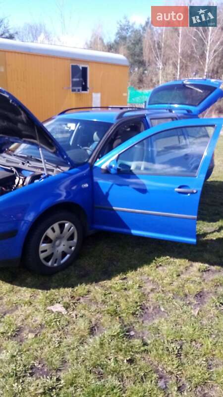 Універсал Volkswagen Golf 2001 в Львові