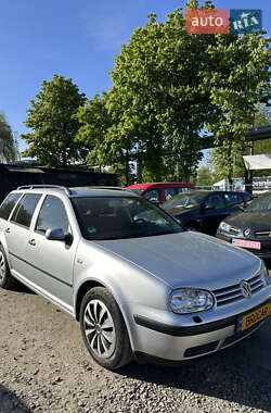 Універсал Volkswagen Golf 2001 в Луцьку