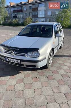 Хетчбек Volkswagen Golf 1999 в Березному