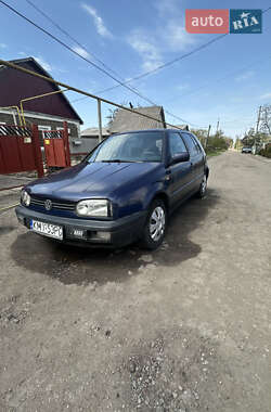 Хетчбек Volkswagen Golf 1997 в Межовій
