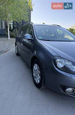 Универсал Volkswagen Golf 2010 в 