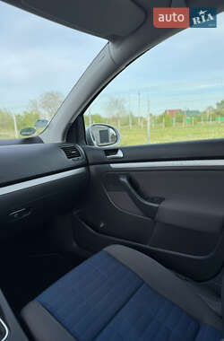 Хетчбек Volkswagen Golf 2007 в 