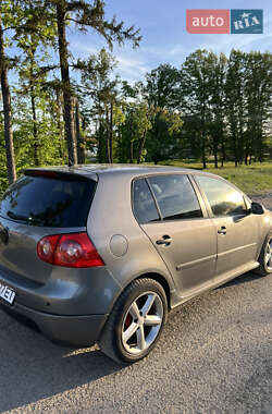 Хетчбек Volkswagen Golf 2004 в 