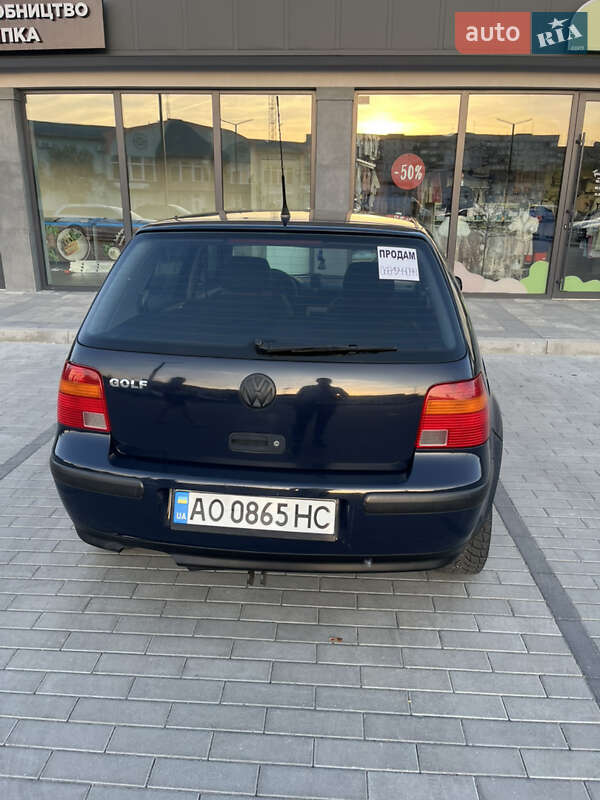 Хэтчбек Volkswagen Golf 2002 в Ужгороде