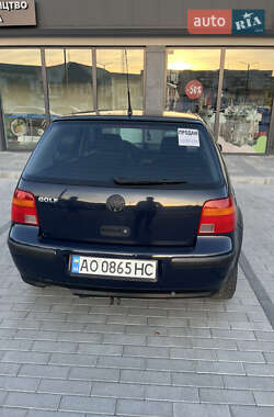 Хэтчбек Volkswagen Golf 2002 в 
